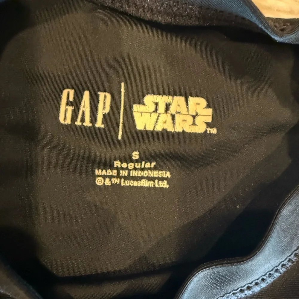 GAP Star Wars Black Tee Stormtrooper yellow swim shirt